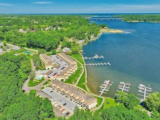 265 Bay Village Dr, Rochester, NY 14609