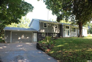 25170 Valley Dr, Bettendorf, IA 52722