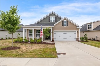 4463 Sapphire Ct, Clemmons, NC 27012