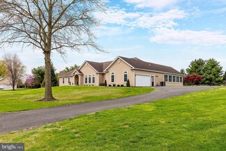 18 Buttonwood Dr, Pilesgrove, NJ 08098