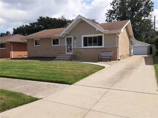 6803 Reid Dr, Parma Heights, OH 44130