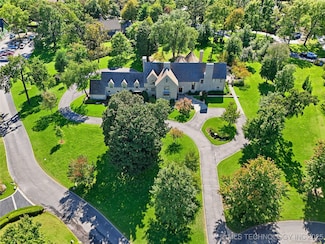 3132 S Columbia Cir, Tulsa, OK 74105