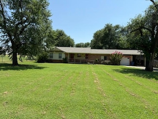 1740 E Lake Park Ln, Mustang, OK 73064