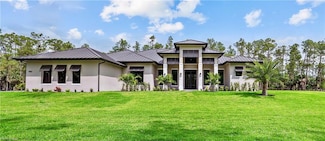 5174 Sycamore Dr, Naples, FL 34119