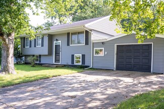 1016 Stratford Dr, Champaign, IL 61821