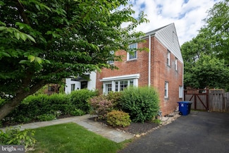 3731 6th Rd N, Arlington, VA 22203
