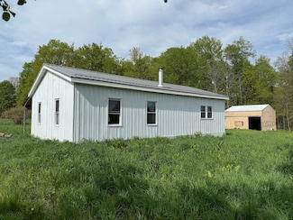 2466 W Center Rd, Linesville, PA 16424