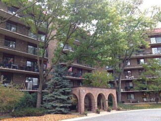 35 S Baybrook Dr Unit 606, Palatine, IL 60074