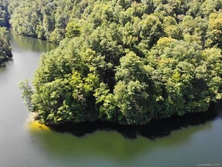 720 Southshore Dr, Tuckasegee, NC 28783