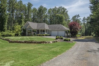 1099 Walnut Plain Rd, Rochester, MA 02770