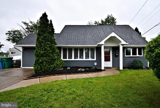 37 Peony Rd, Levittown, PA 19056