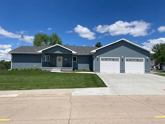 503 N C St, Broken Bow, NE 68822