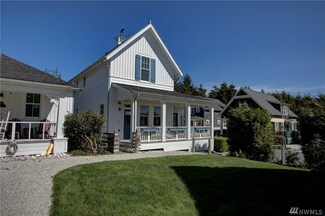 48 Nap Ln, Pacific Beach, WA 98571