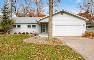 1040 E Moorpark Ave, Appleton, WI 54911