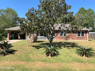 8019 Hancock Dr, Bay Saint Louis, MS 39520