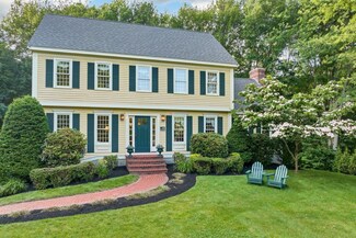 25 Alexander Dr, Hampton, NH 03842