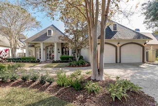 303 Grand Lakes Dr, Baton Rouge, LA 70810