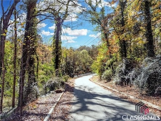 589 W Lake Dr, Athens, GA 30606