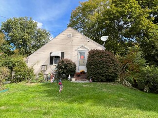 5 Staples St, Eliot, ME 03903