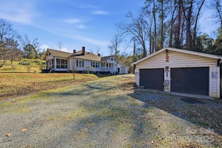 105 1st St, Rockingham, NC 28379