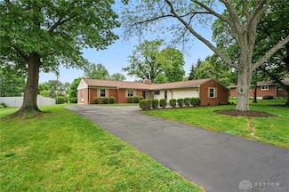 5571 Hugh Dr, Dayton, OH 45459