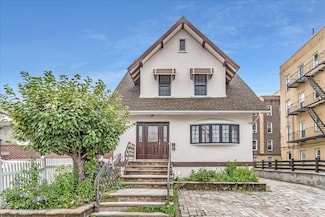 35-63 168th St, Flushing, NY 11358