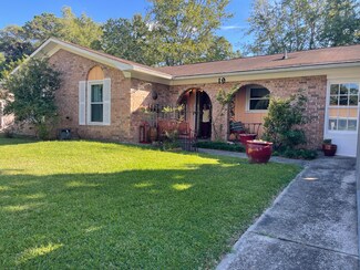 19 Glenville Ave, Goose Creek, SC 29445