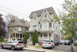 19 Harris St Unit 2, Brookline, MA 02446