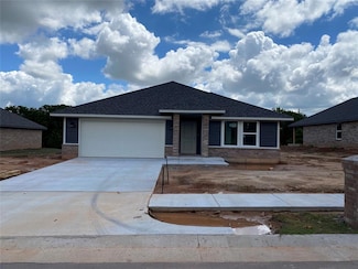 4629 Lincoln St, Harrah, OK 73045