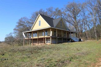 415 Middle Fork Ln, Carnesville, GA 30521