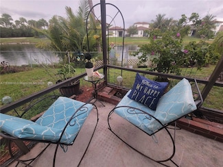 810 SW 113th Terrace, Pembroke Pines, FL 33025