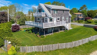 5 Bayview Ave, Fairhaven, MA 02719