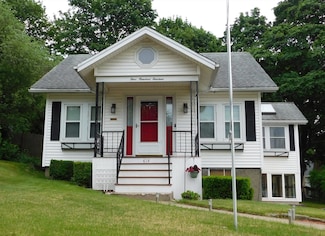 414 Cedar St, Dedham, MA 02026