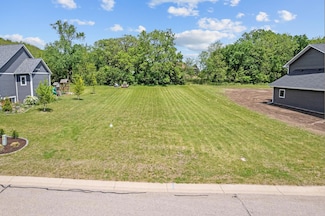 405 Sunflower Ct, Cannon Falls, MN 55009