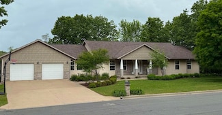 121 Doc Mac Dr, Boscobel, WI 53805