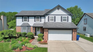 4181 Heatherstone Dr, Waterford, MI 48329