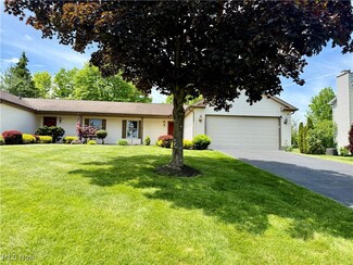 524 Shadydale Dr, Canfield, OH 44406