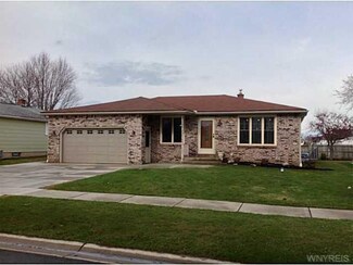32 Martinique Dr, Buffalo, NY 14227