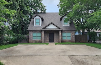 226 Lynn Dr, Bryan, TX 77801