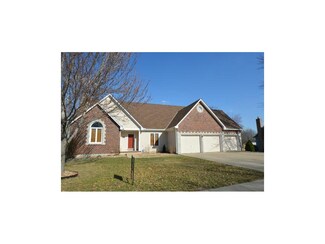 2815 S Victoria Lane Dr, Blue Springs, MO 64015