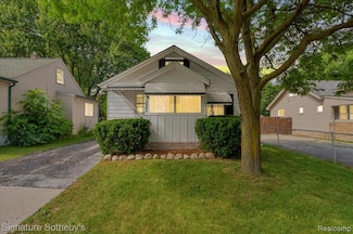 1221 E 13 Mile Rd, Royal Oak, MI 48073