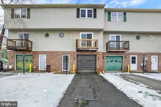 1606 Condor Ln, Dover, PA 17315