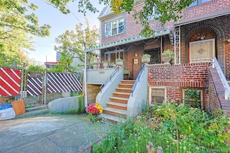 34-34 62nd St, Flushing, NY 11377