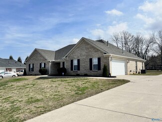 202 Rivershore Dr, Huntsville, AL 35811