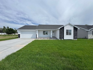 403 W Wind River Dr, Shelley, ID 83274