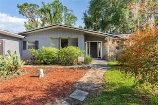 306 Grimes Dr, Auburndale, FL 33823