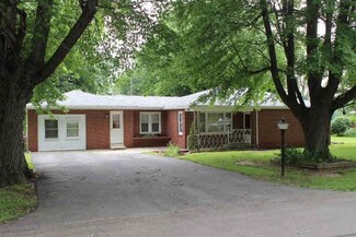 935 W Vine St, Albany, IN 47320