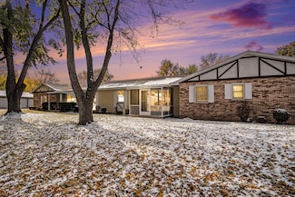 903 Andover Ct SE, Grand Rapids, MI 49508