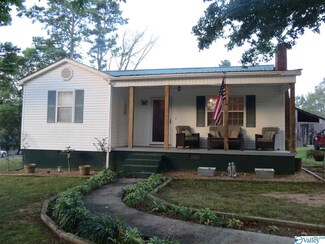 620 Walsh St, Scottsboro, AL 35768