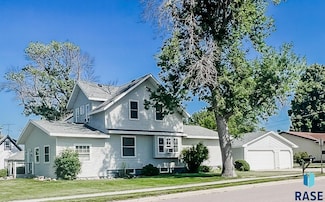 402 E 1st Ave, Beaver Creek, MN 56116